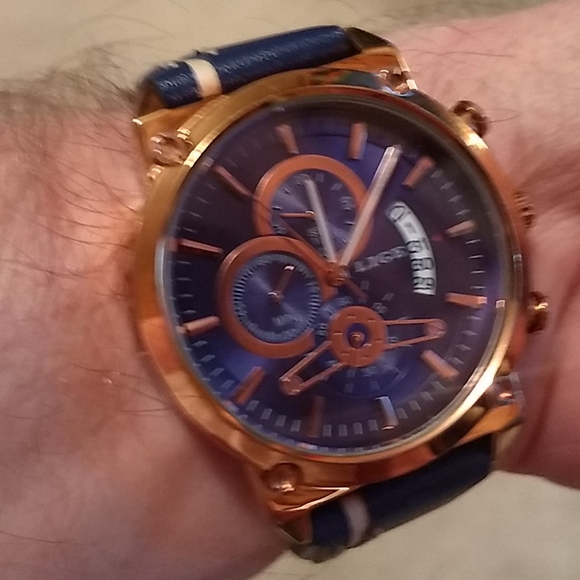 Watch - Picture 4 of 8